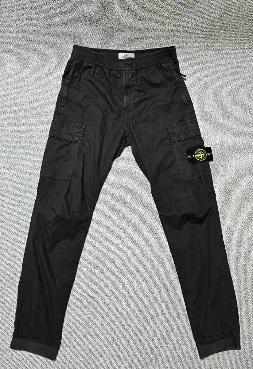 W31 サイズ 正規品 STONE ISLAND ストーンアイランド ブラック カーゴ ナイロン ワッペン ジョガーパンツ