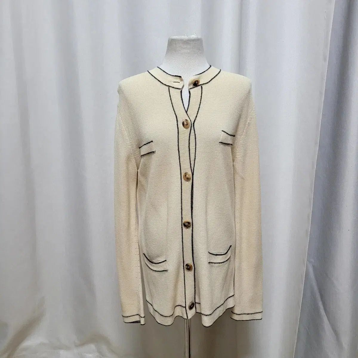 the CASHMERE カーディガン