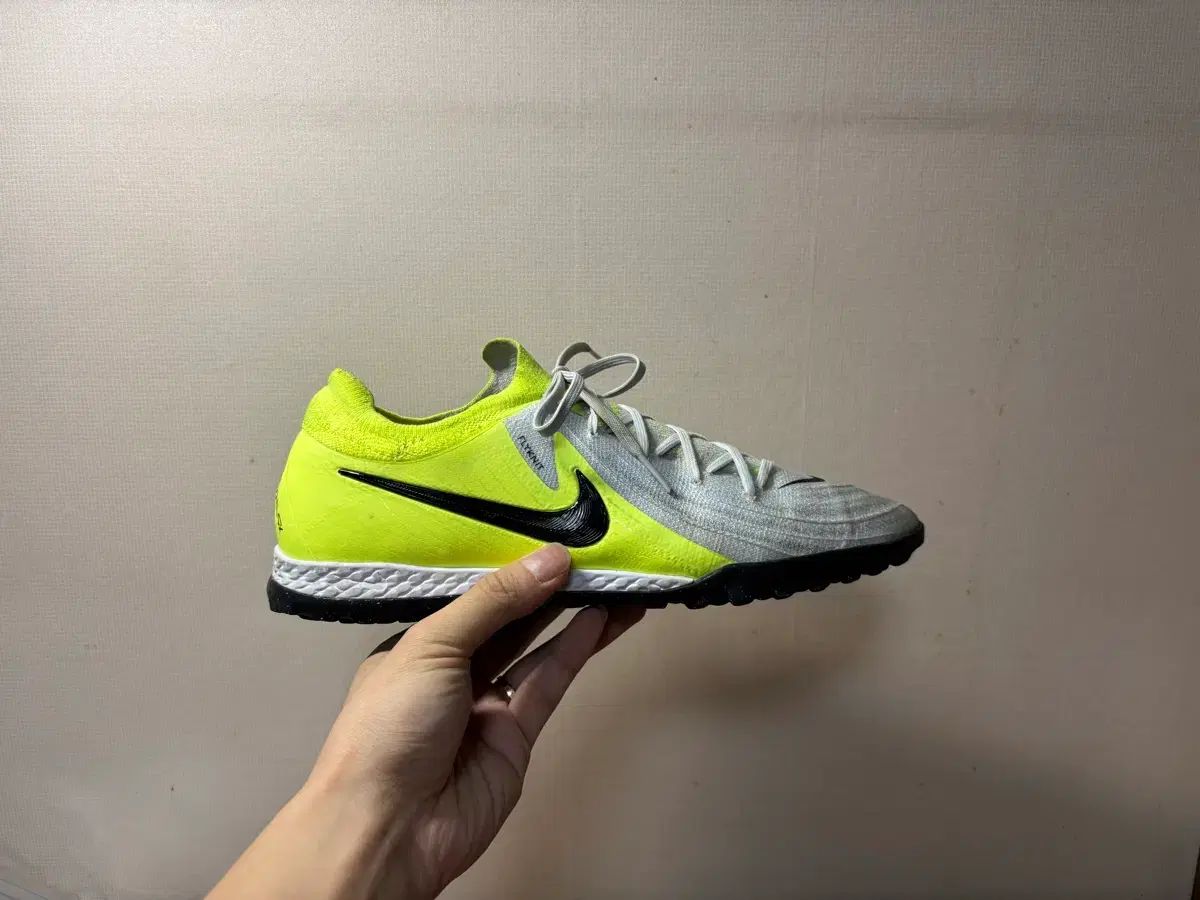 270 NIKE リアクト FANTOM GX2 プロ TF サッカーシューズ