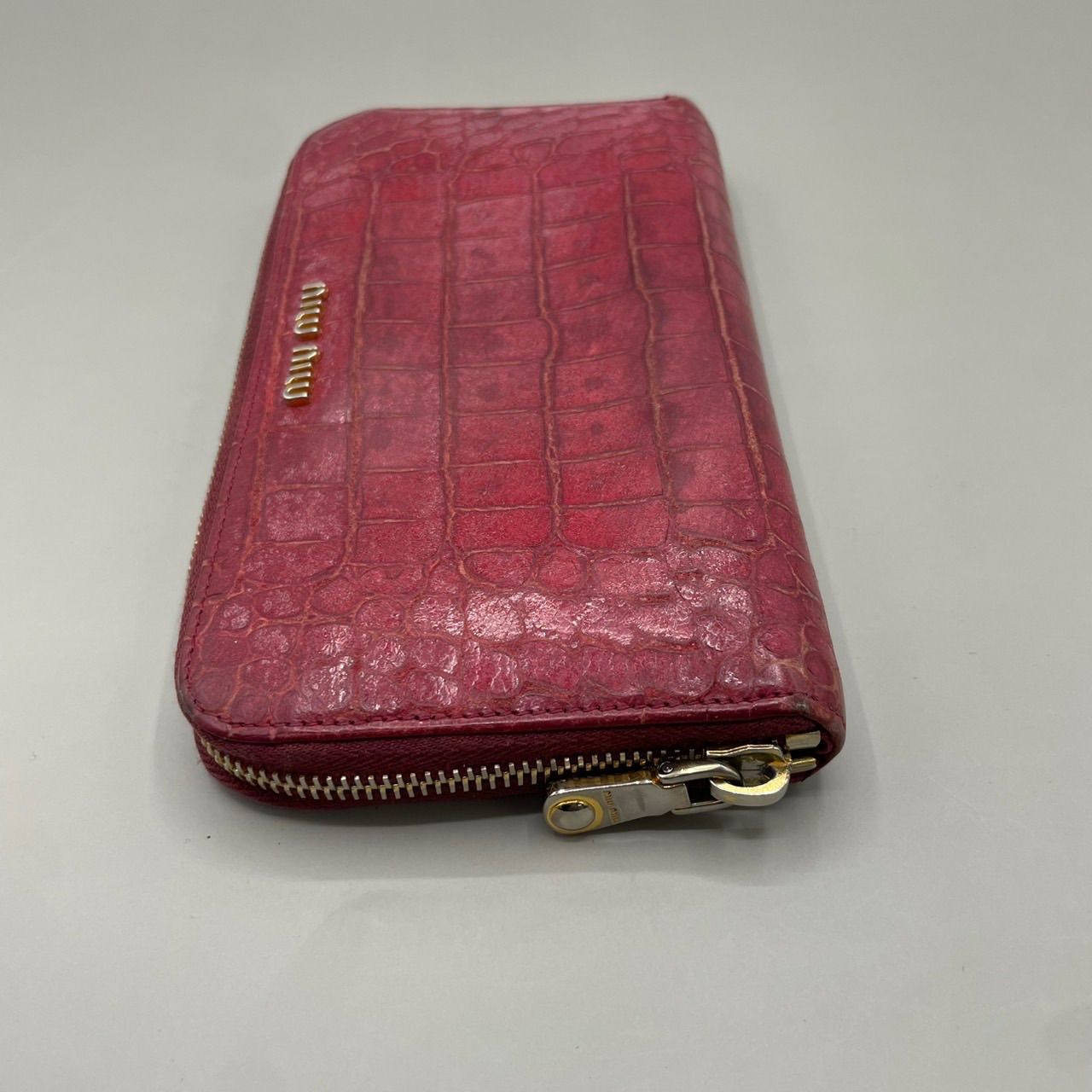 良品 MIU MIU ミュウミュウ 長財布 ラウンドファスナー クロコ型押し 