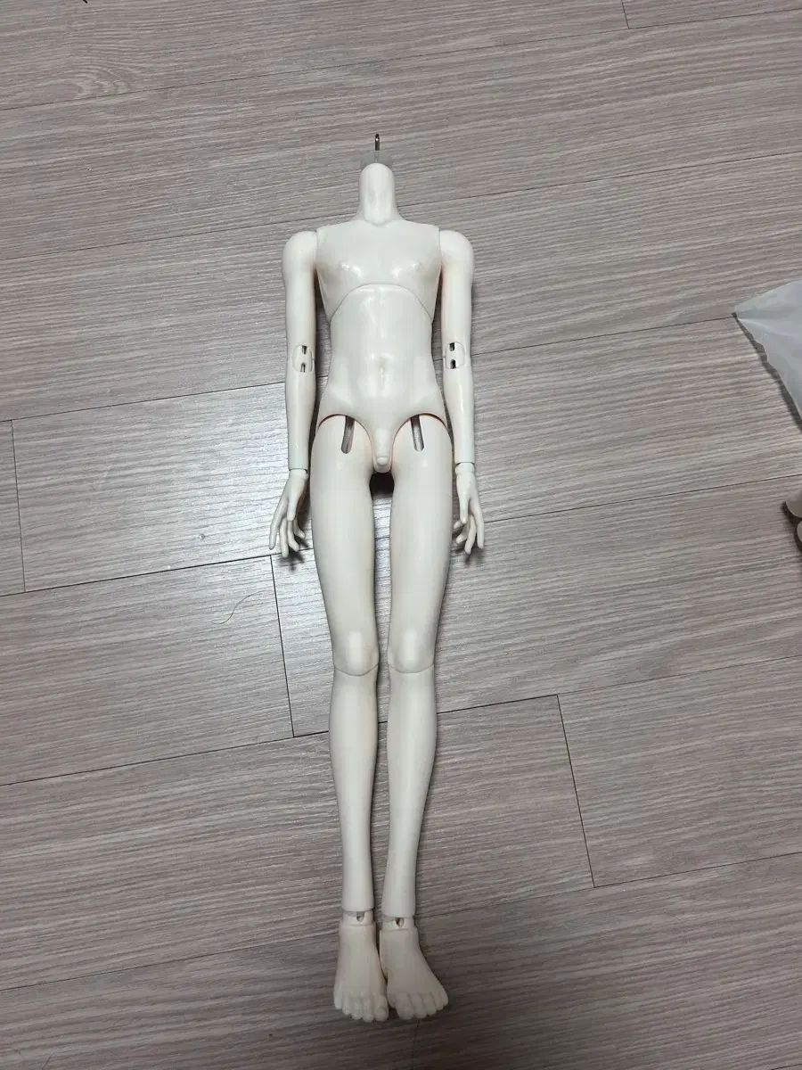 中国製 MSD 大きめミニ 男の子 ボディ 美白