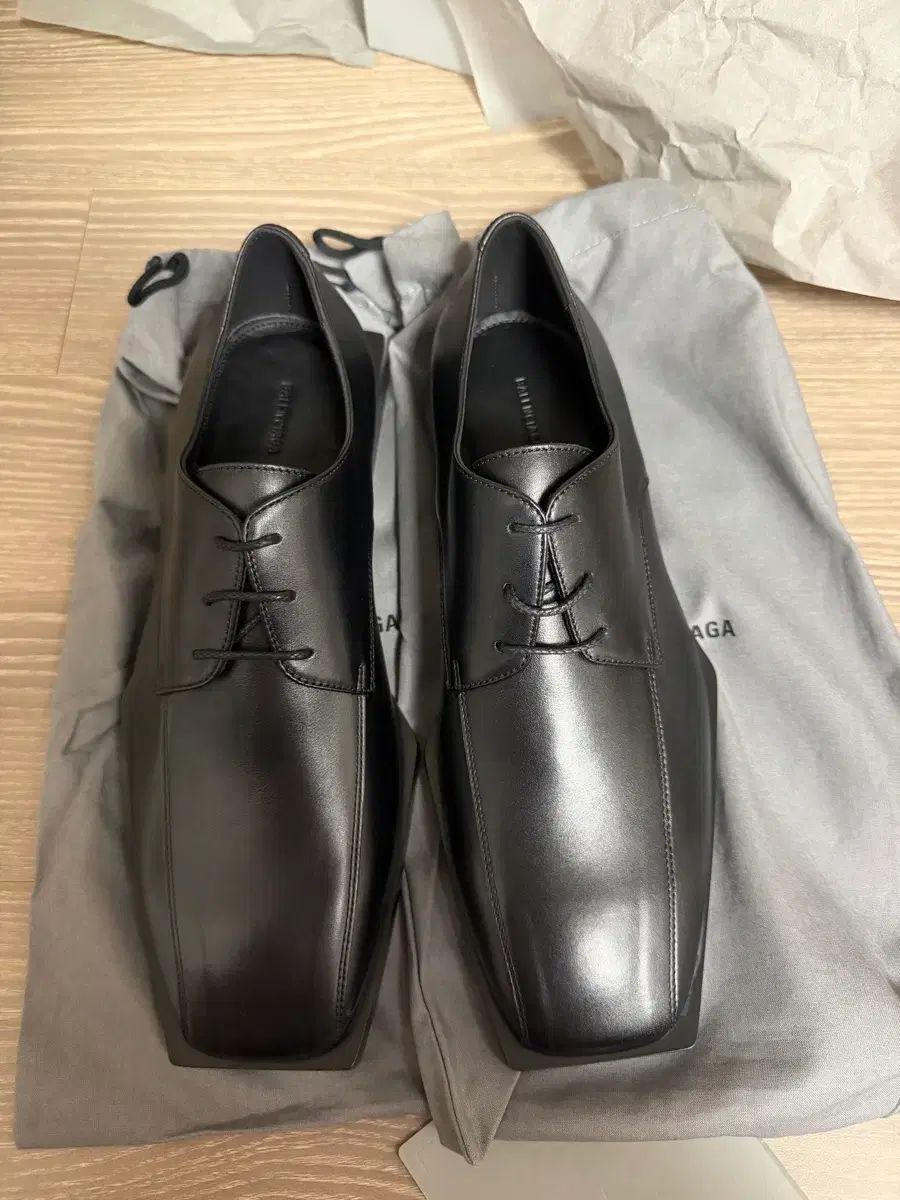 バレンシアガ 19AW ブロックリム THE B ドビ