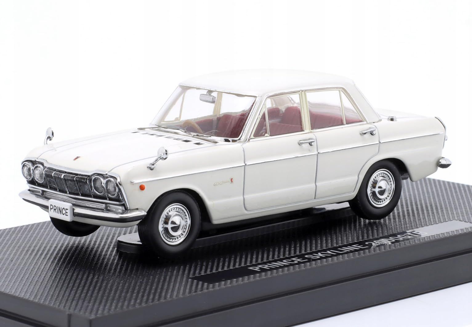 新品 EBRRO 1/43 プリンス スカイライン 2000 GTB ホワイト 完成品