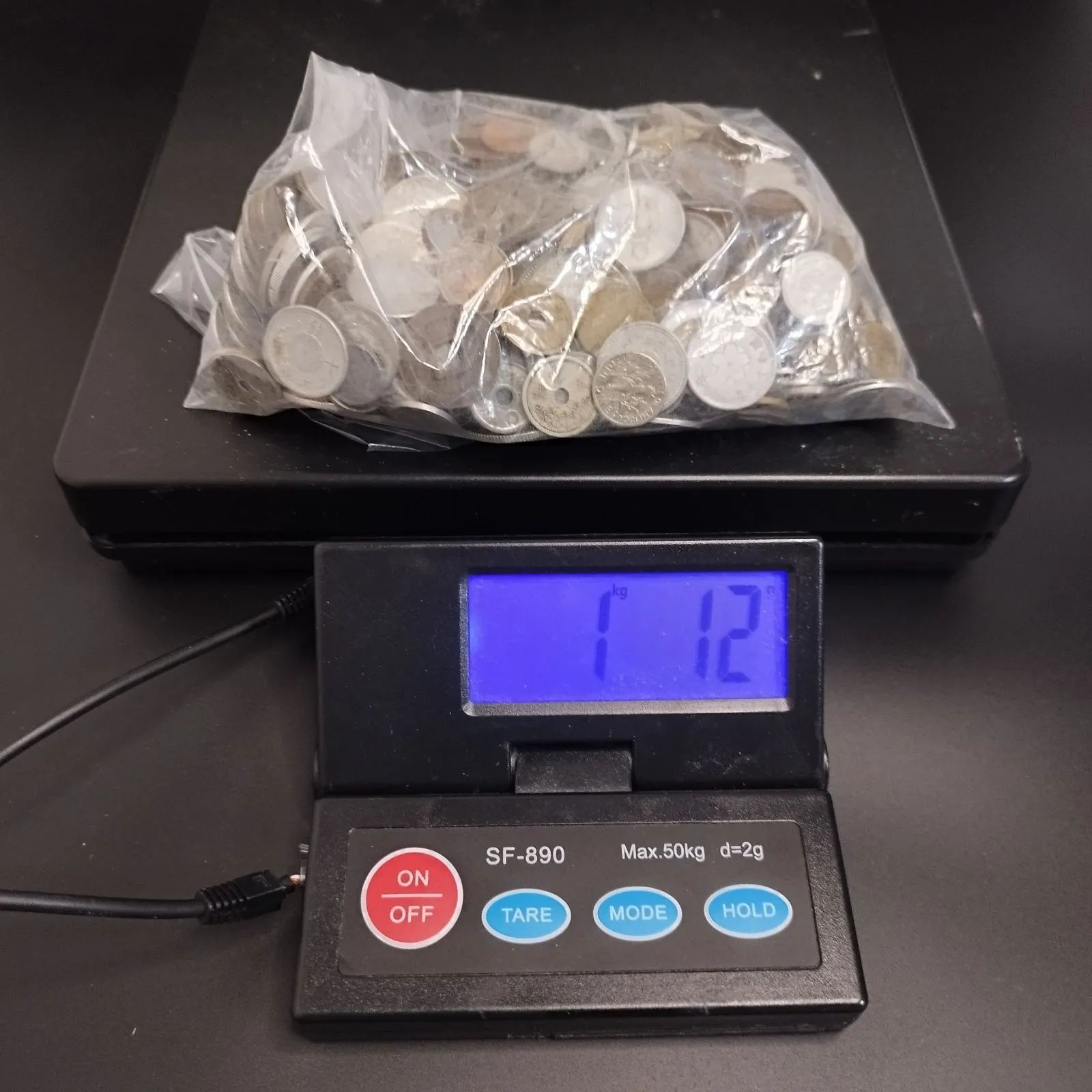 古銭 大量 まとめて 約1.0kg 日本 古銭 旧貨幣 海外 コイン 外貨 記念メダル 穴あき銭 寛永通宝 昭和 レトロ アンティーク コレクション 詰め合わせ メルカリshops 1kg超
