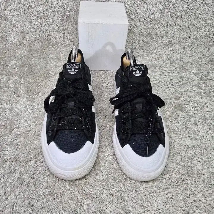 【最終値下げ】黒単アビス　パーツ付き ニッツァ アディダス adidas (メンズスニーカー) - 価格比較 NIZZA