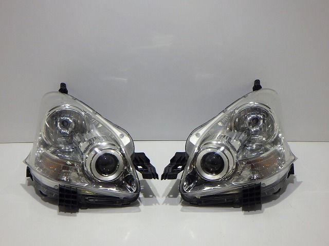 ラクティス ヘッドライト左右 ハロゲン NCP100⁄105 後期 52-189 B