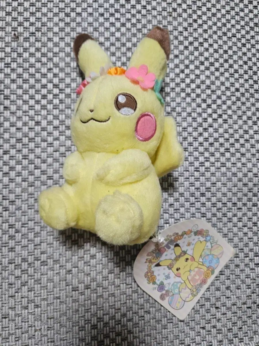 17 花冠CHUU ピカチュウぬいぐるみ