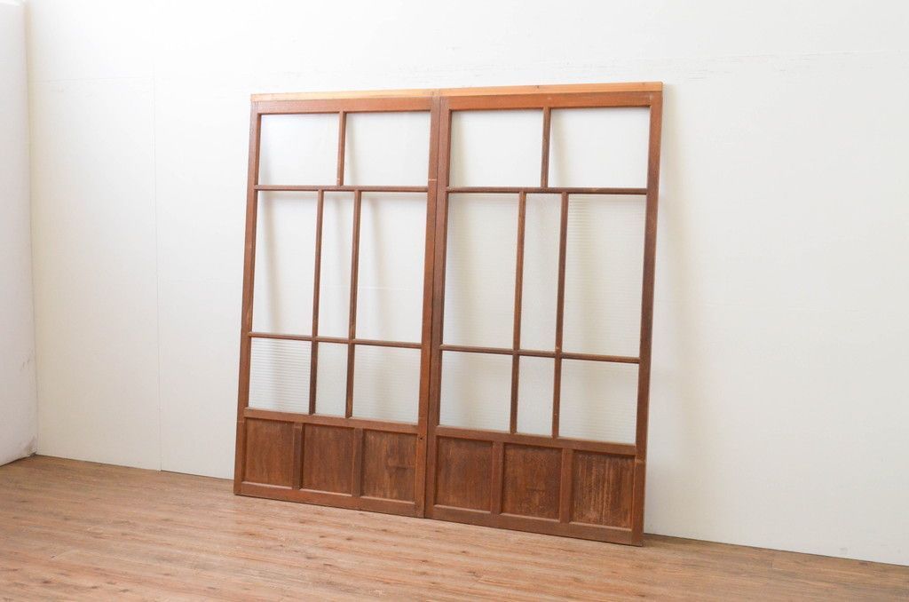▼現状販売▼ ガラス戸2枚セット ヴィンテージ建具 昭和中期 大正ロマン レトロ 4～7営業日前後で発送(※修理加工希望の方3ヶ月程で発送) R-066859