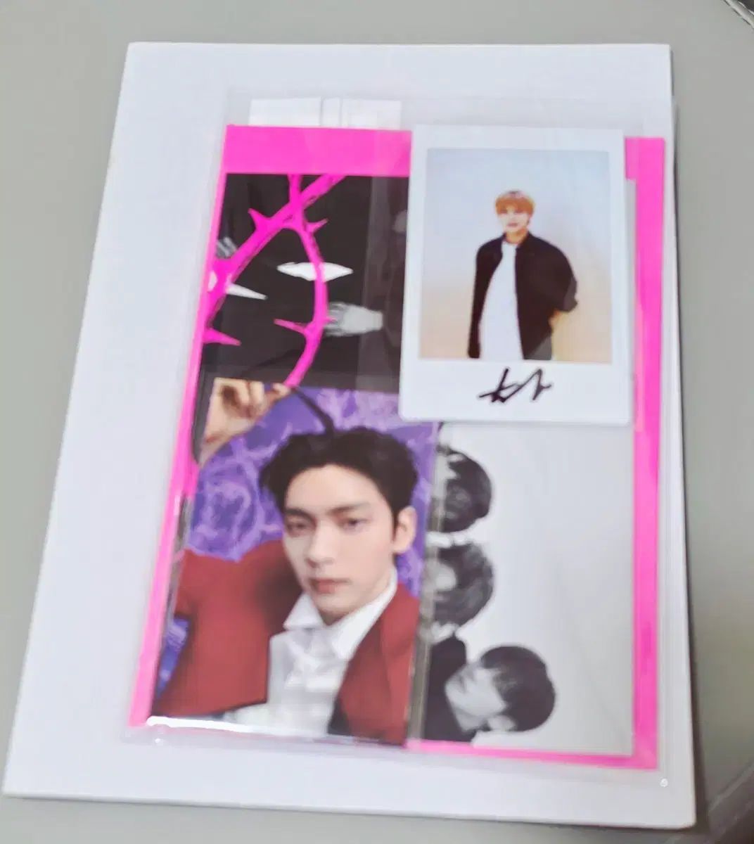 TOMORROW X TOGETHER(TXT) テヒョン(TAEHYUN) サイン タートルネック 44,245円