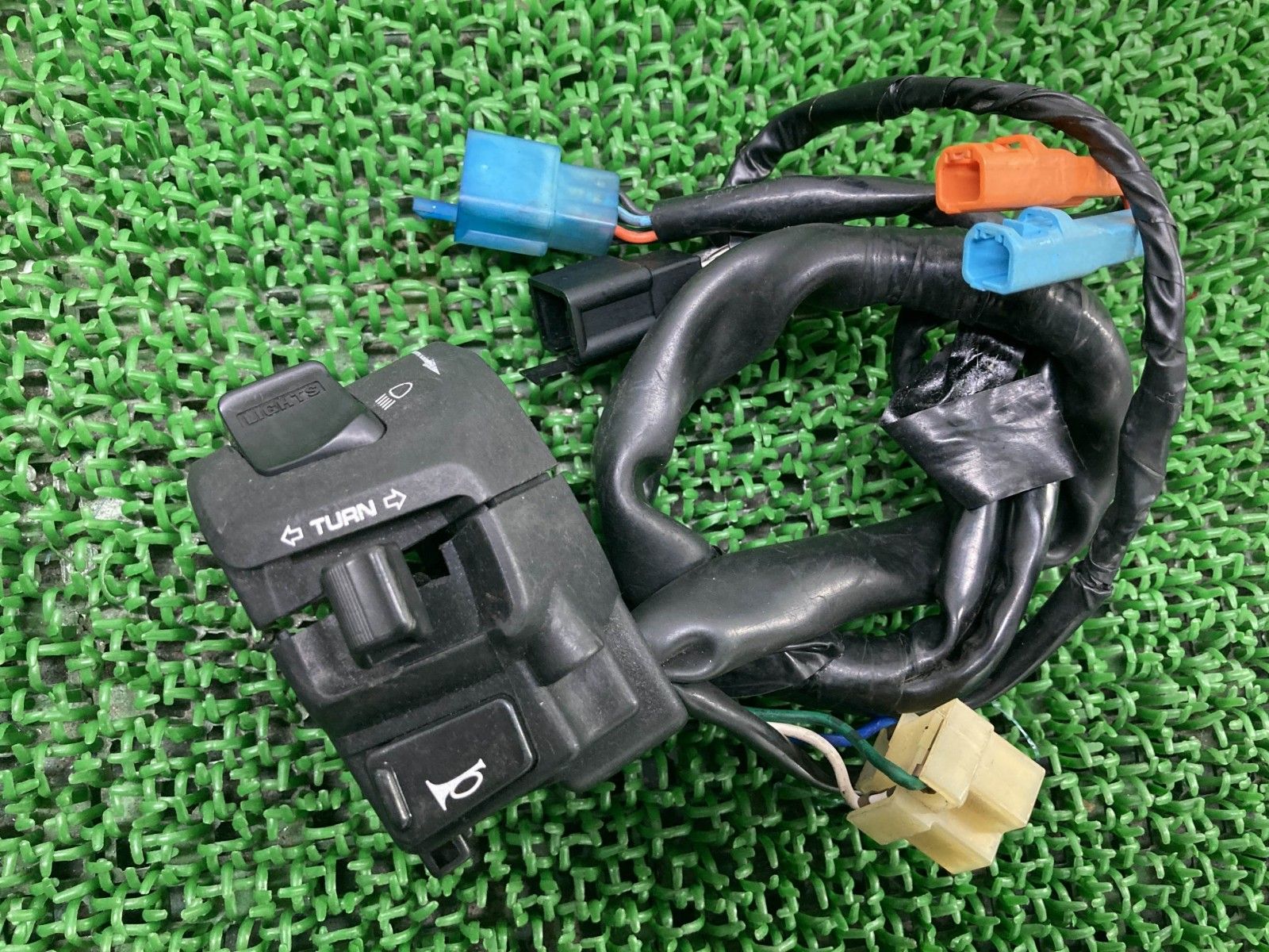 CB400SF ハンドルスイッチ 左 HM-32QB-T ホンダ 純正 中古 NC39 スイッチボックス cY 6,574円