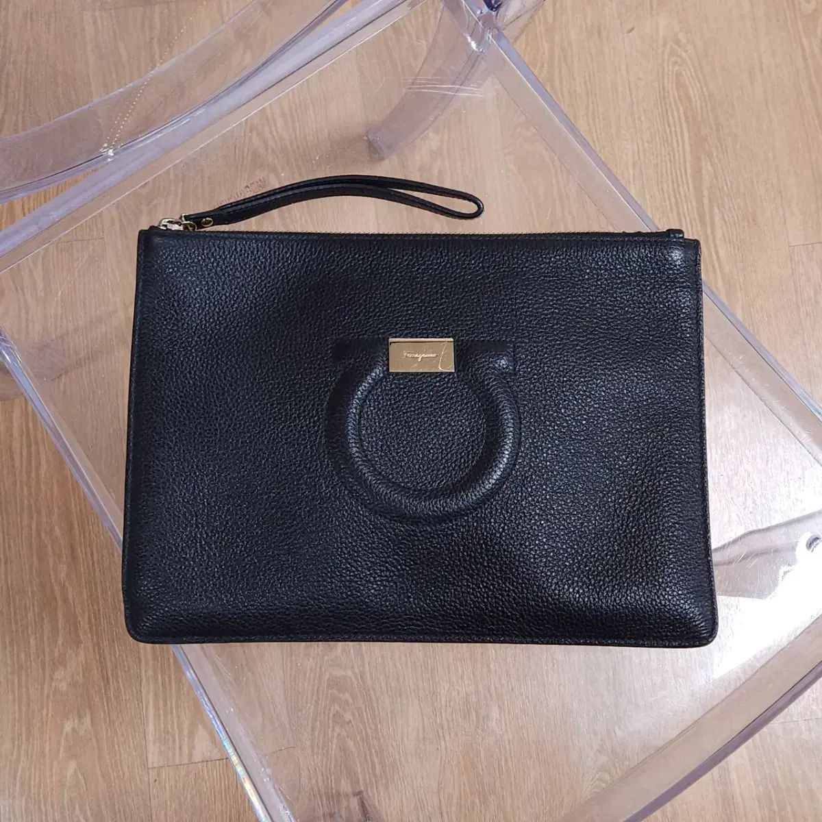 フェラガモ クラッチバッグ 正規品