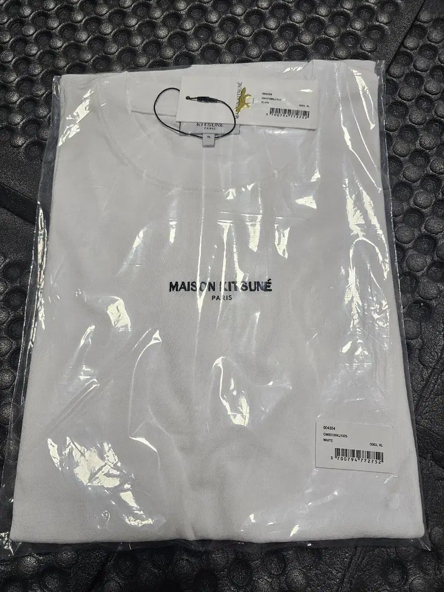 メゾンキツネ 白 Tシャツ XL 新品