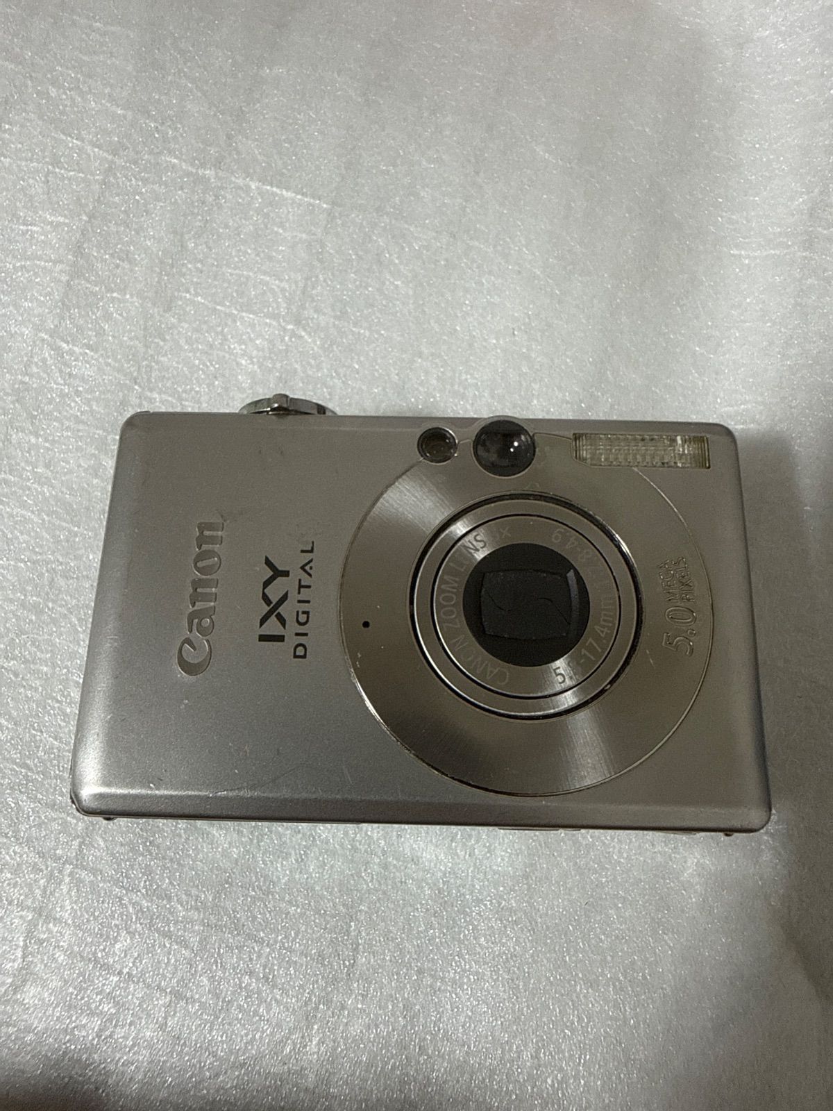 Canon IXY デジタルカメラ 本体 Canon IXY デジタルカメラ 本体と充電