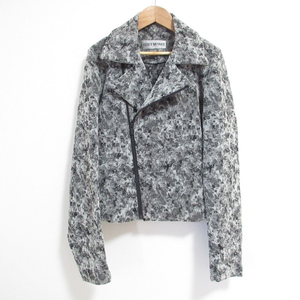 美品 ISSEY MIYAKE イッセイミヤケ ジャガード ライダースジャケット ブラック ホワイト レディース 古着 中古 USED