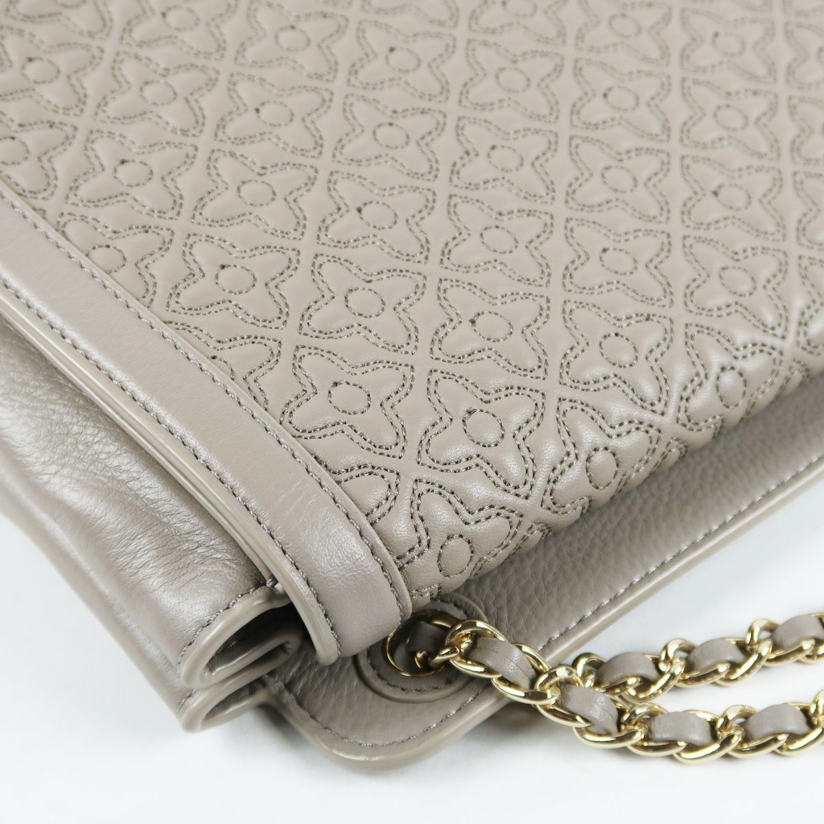 新品同様・未使用TORY BURCH トリーバーチ レザー チェーン 新品同様・未使用TORY BURCH トリーバーチ レザー チェーン