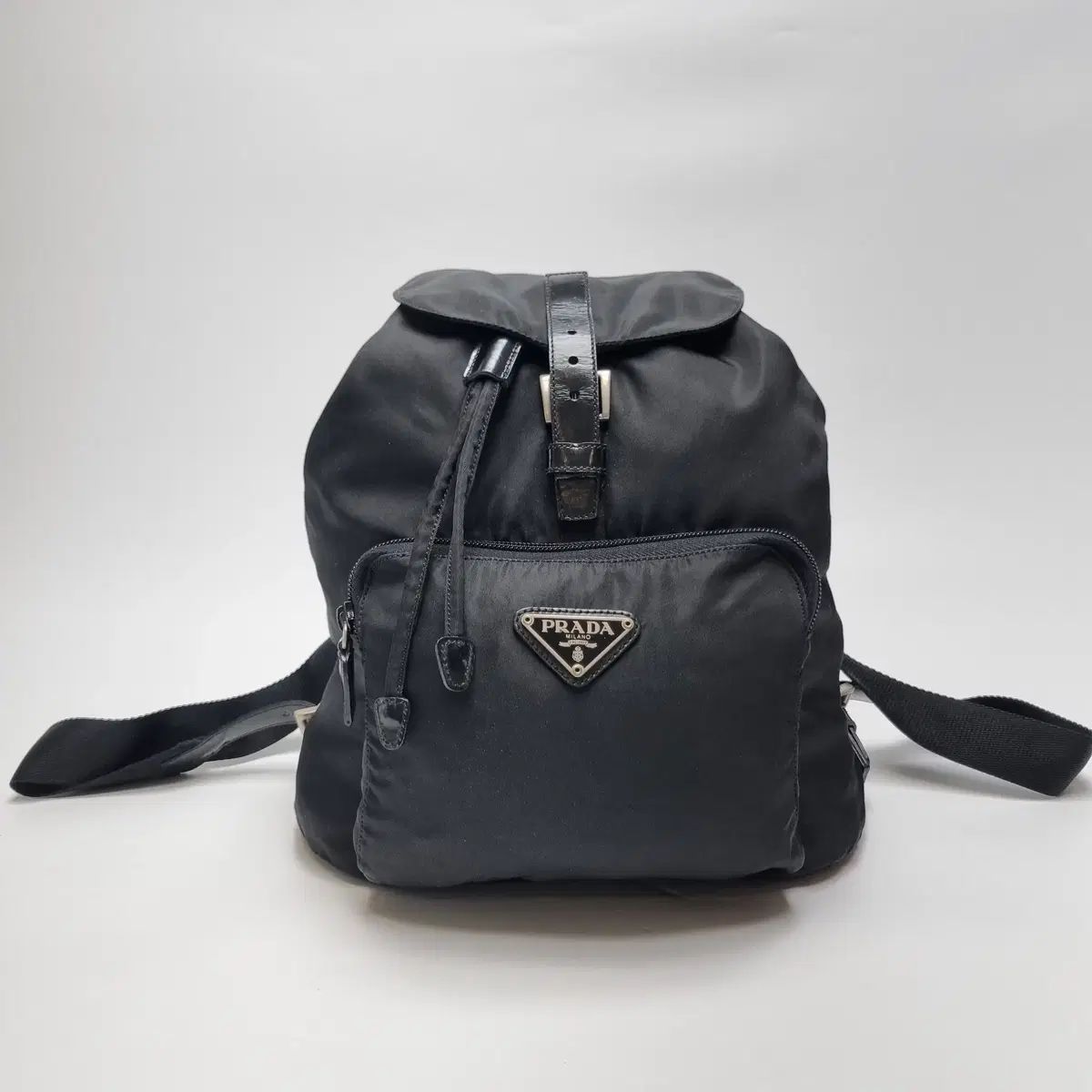 プラダ PRADA ナイロン ワンポケット バックパック ミディアム ユニセックス (上級 レアアイテム)