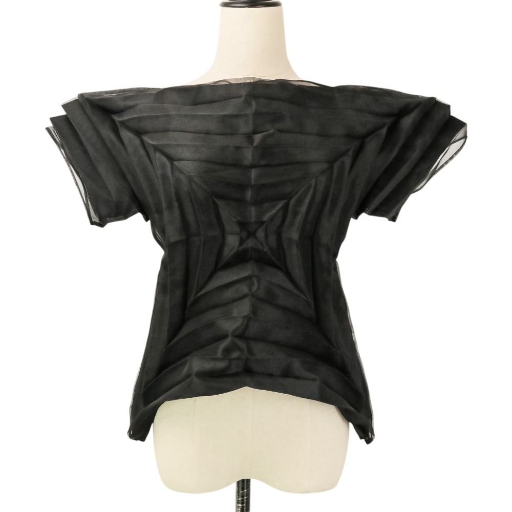 美品 ISSEY MIYAKE イッセイミヤケ 3Dスチーム 半袖 立体カットソー ブラウス IM12FJ518 サイズ2 ブラック レディース 古着 中古 USED 30,108円