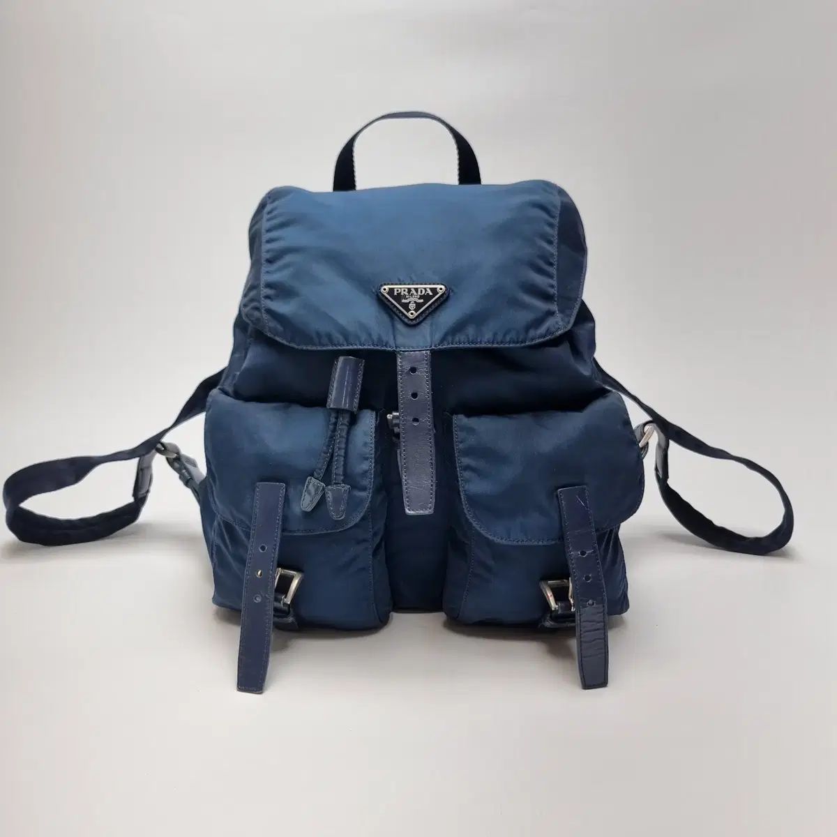 プラダ PRADA ナイロン バックパック ミディアム ユニセックス (上級 ネイビー)