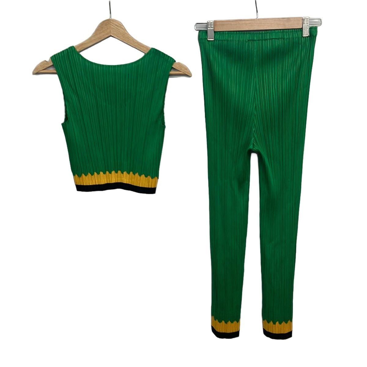 PLEATS PLEASE(プリーツプリーズ) レディースパンツセットアップ