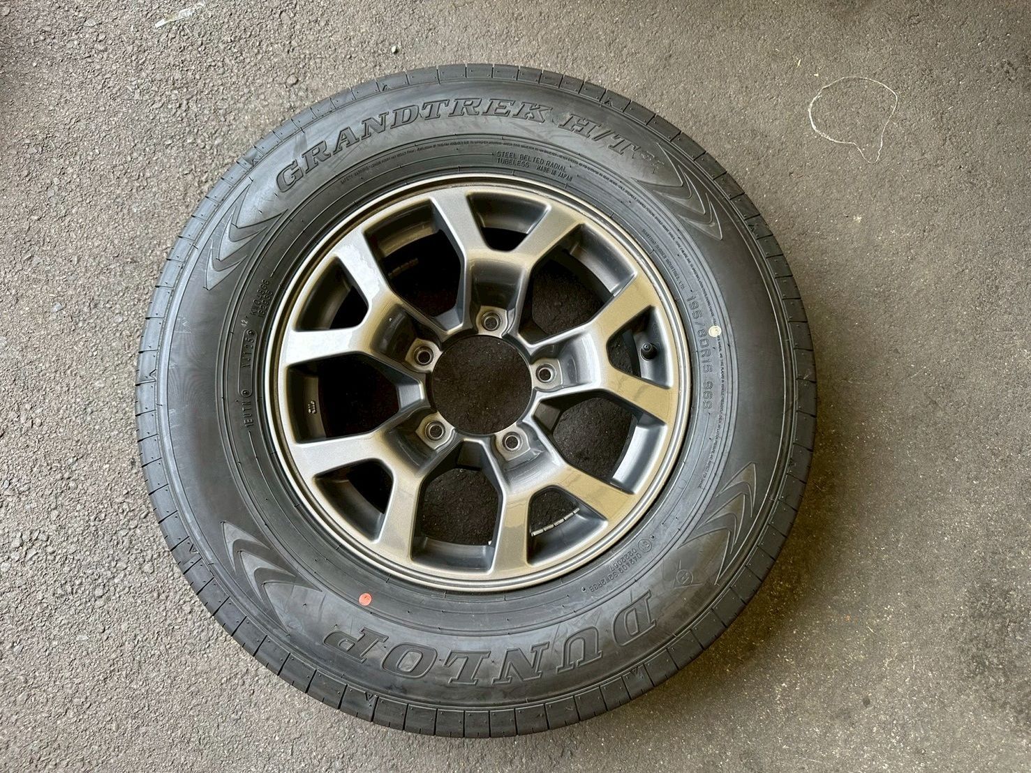 限定入荷！新品車外し ジムニーシエラ JB74 純正アルミホイールのみ1本