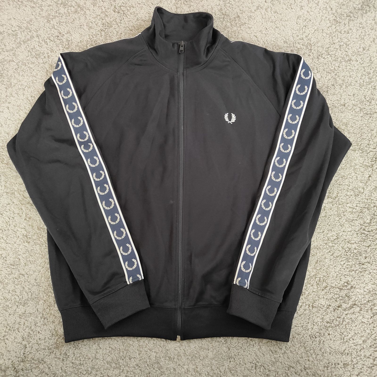 FRED PERRY フレッドペリー J5557 【サイズ】 L ポルトガル製 サイド