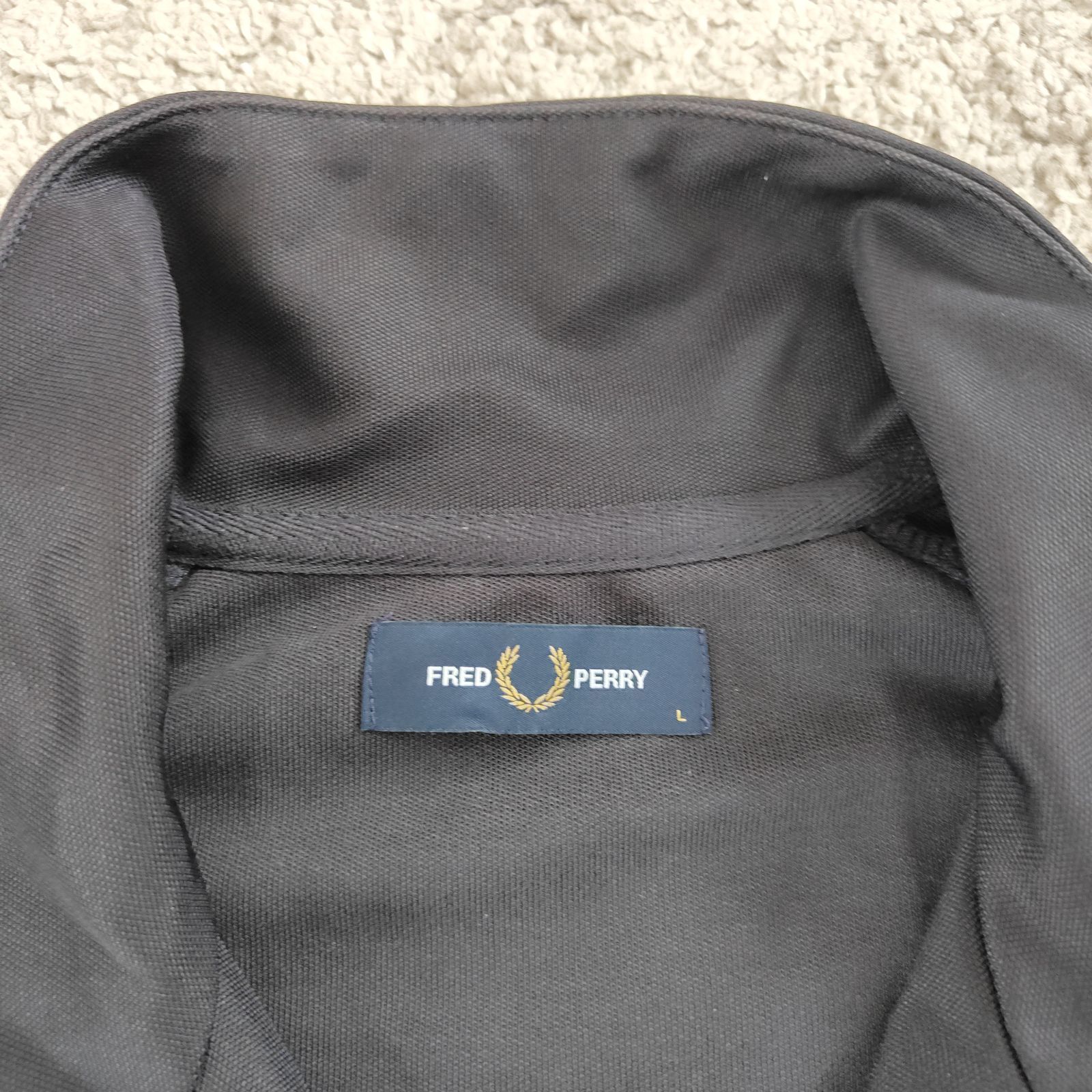 FRED PERRY フレッドペリー J5557 【サイズ】 L ポルトガル製 サイド