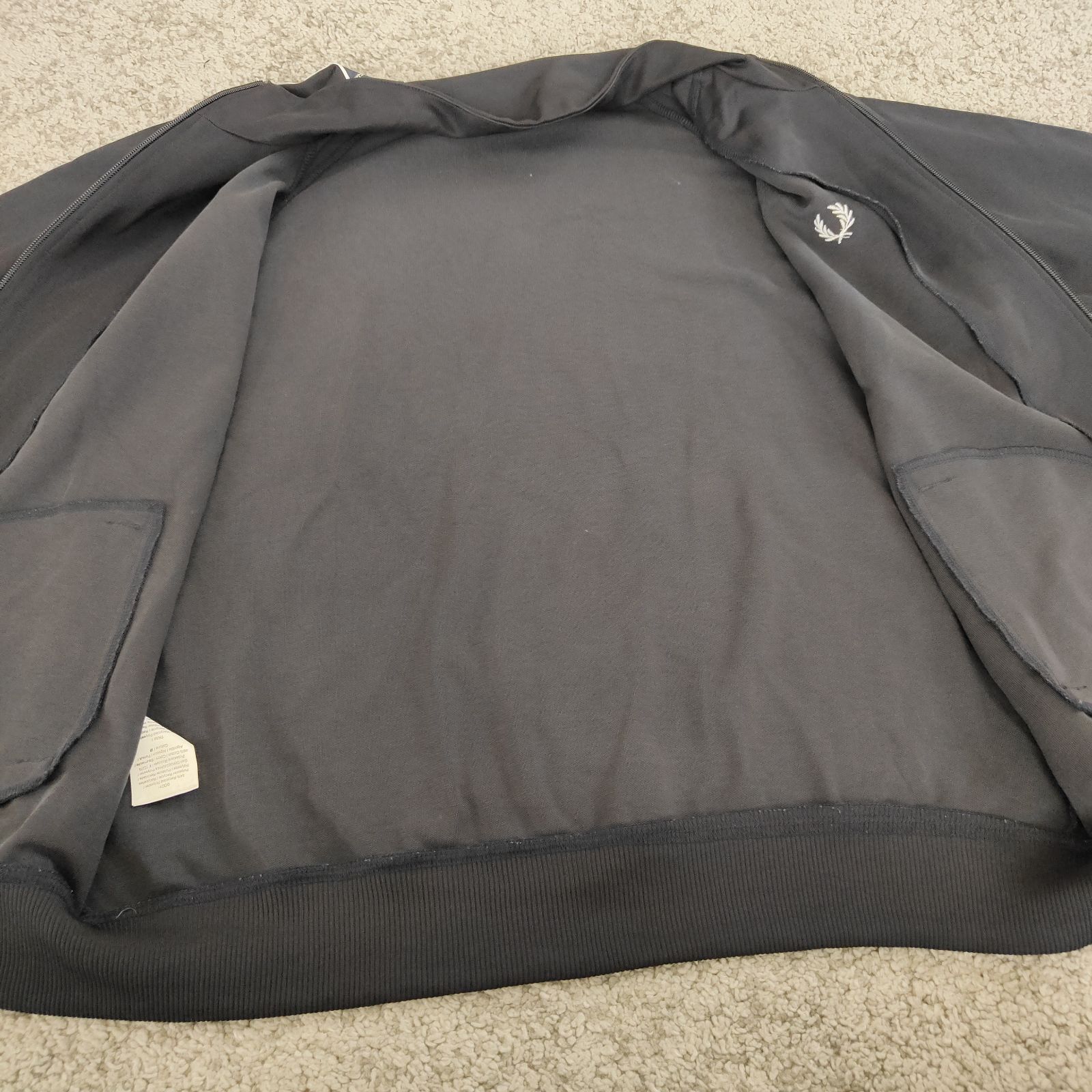 FRED PERRY フレッドペリー J5557 【サイズ】 L ポルトガル製 サイド