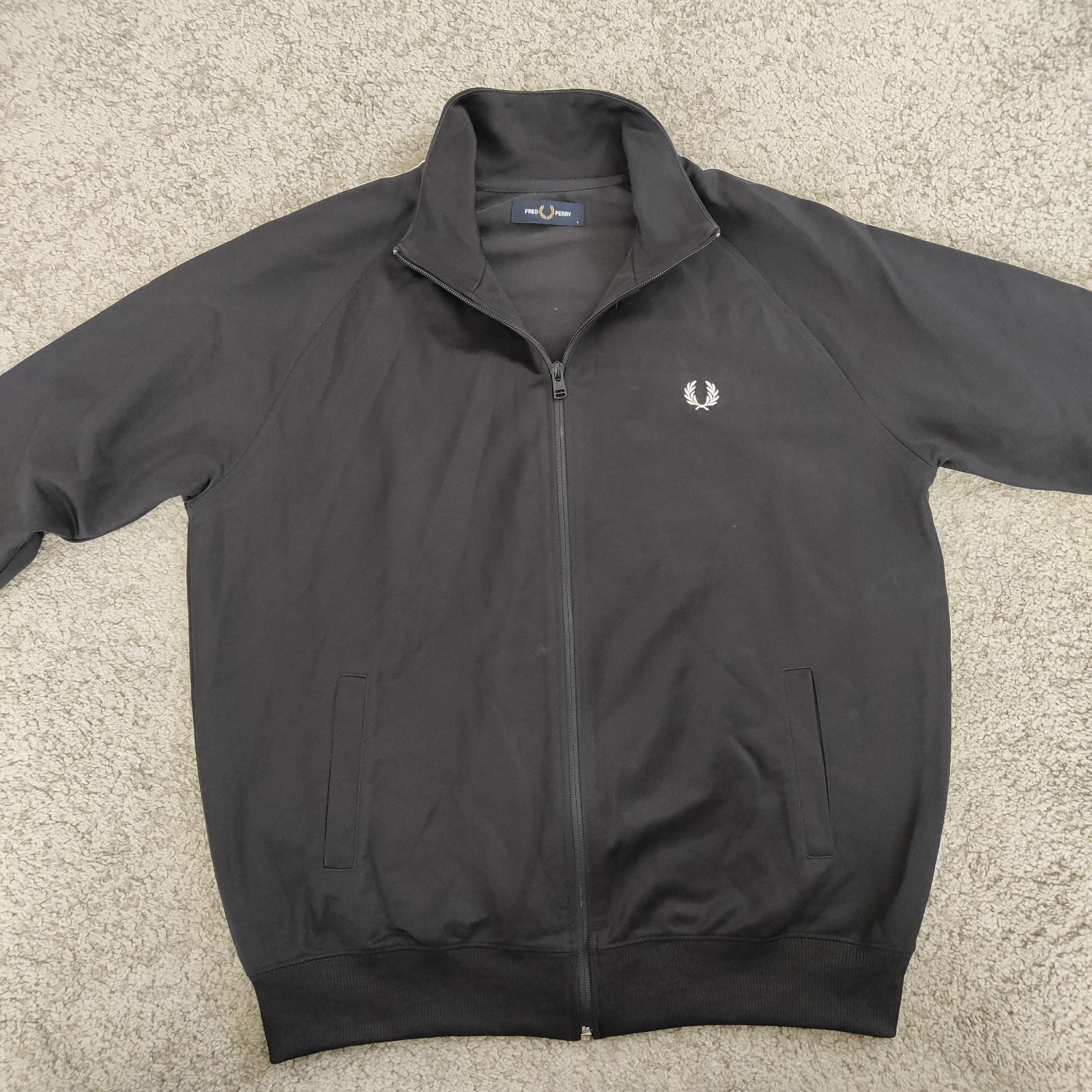 FRED PERRY フレッドペリー J5557 【サイズ】 L ポルトガル製 サイド