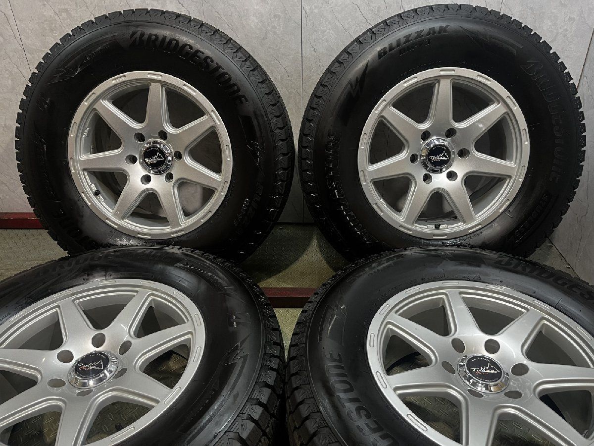走行短め【BS BLIZZAK DM-V3 265/70R17】スタッドレス【La Strada 17 