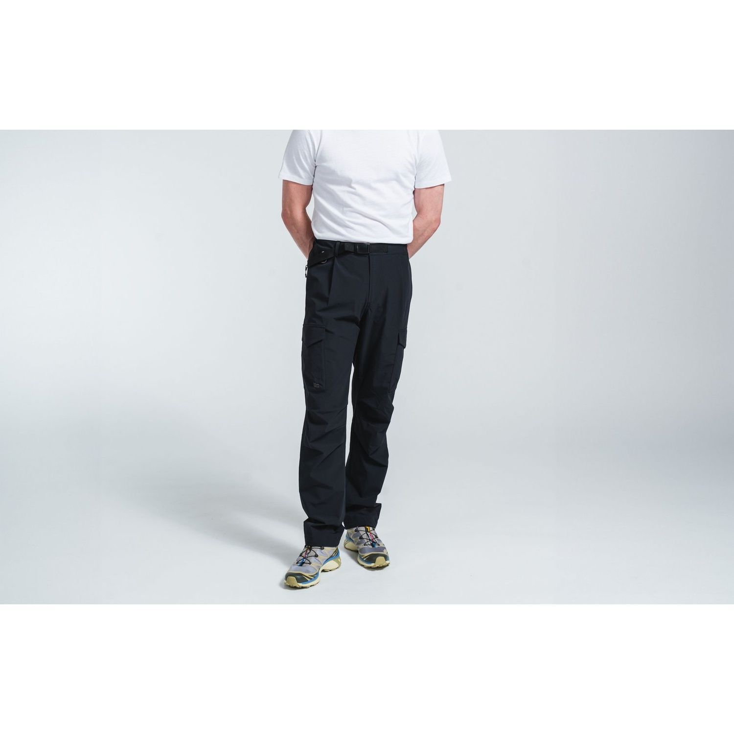 VARGKLADER ヴァーグクレイダー M TROMSO ACTIVE CARGO PANTS トロムソ アクティブ カーゴ パンツ メンズ アウトドア カーゴパンツ ストレッチ 撥水 速乾 ハイキング キャンプ ルーズフィット 登山 タウンユース