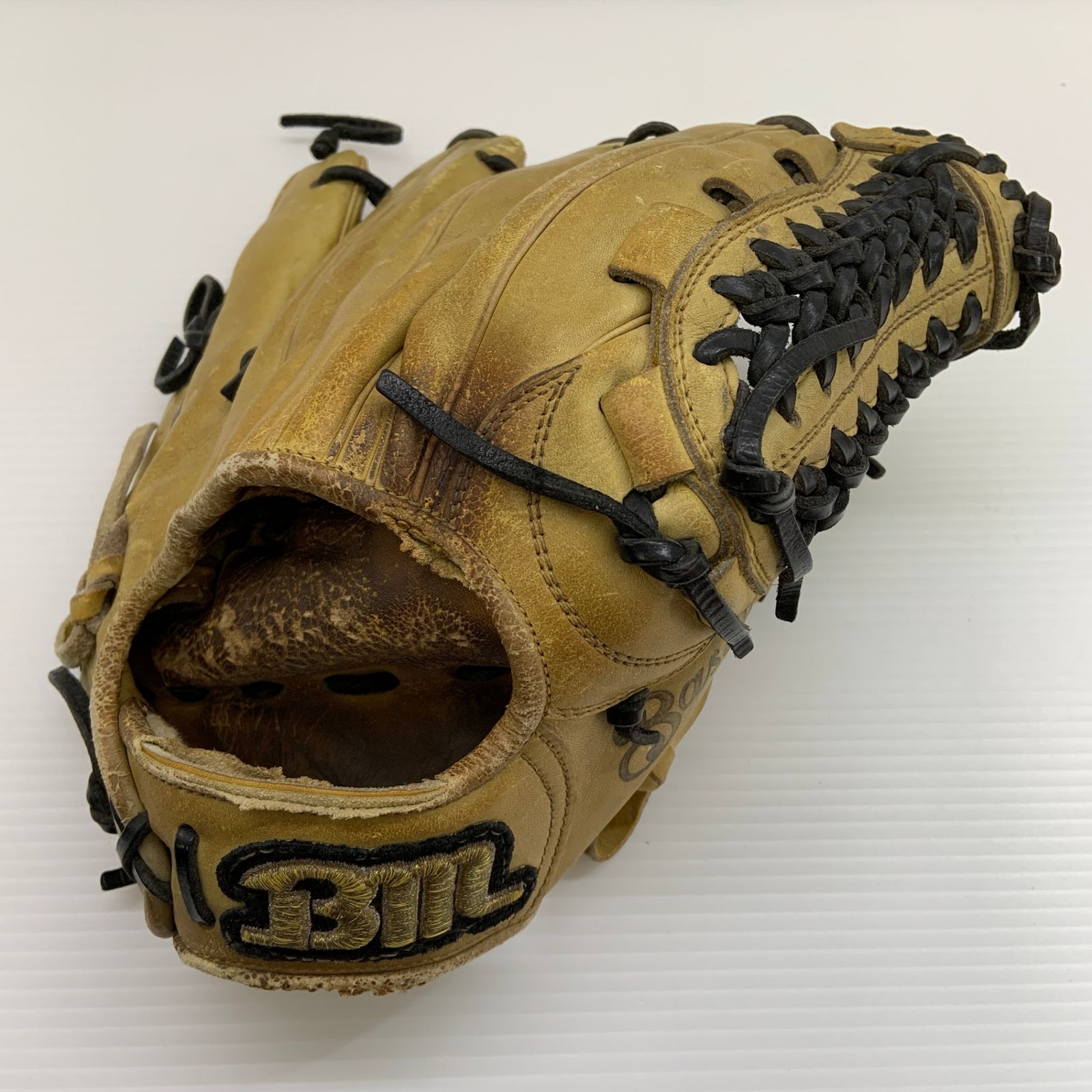 ベースマン BASEMAN BM 硬式 大人 一般 内野手用 グローブ グラブ 右投げ 中古品 野球 8788