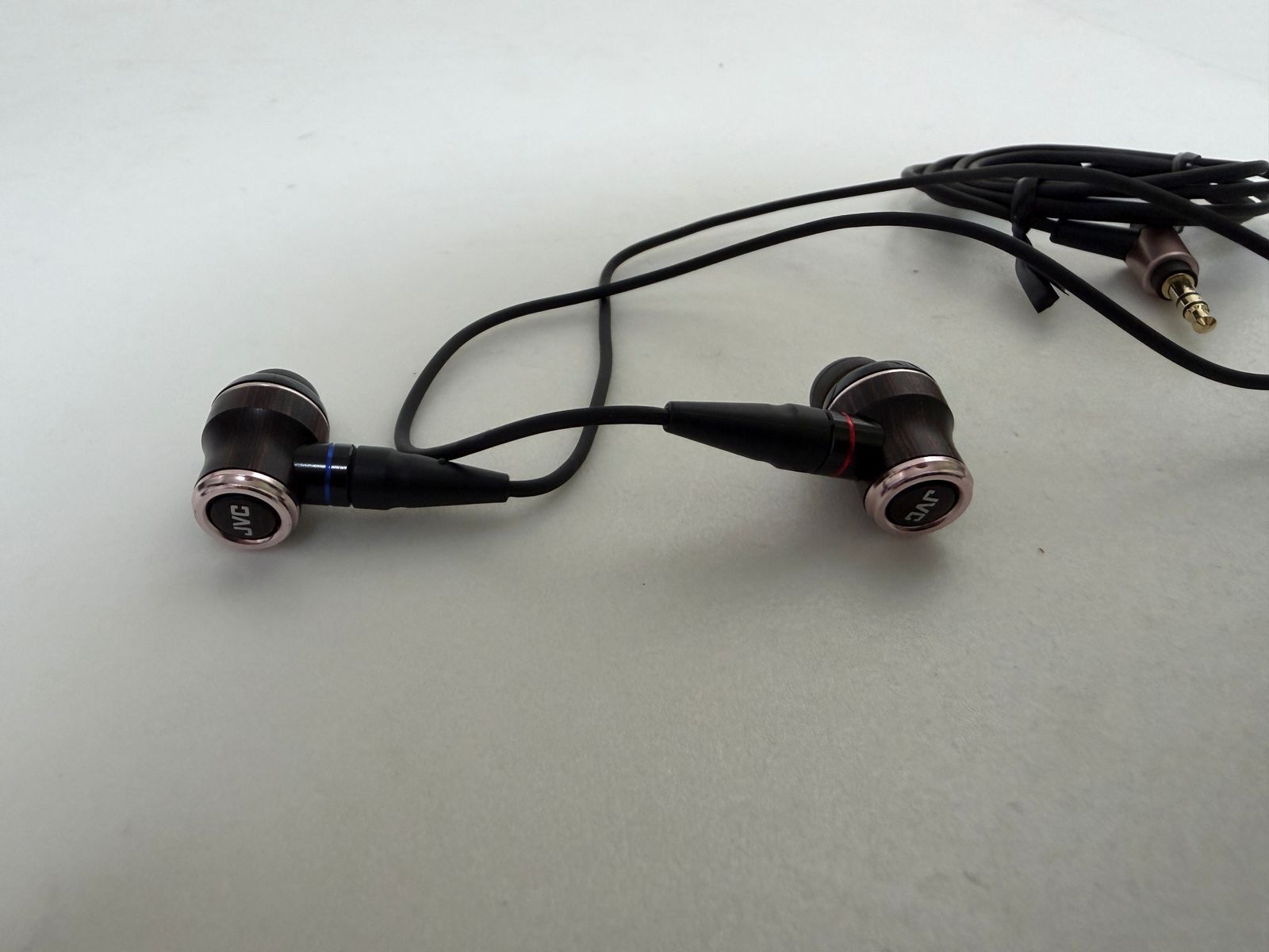 〇 ジェイブイシー JVC 有線カナル型イヤホン HA-FW02 木目調 WOOD