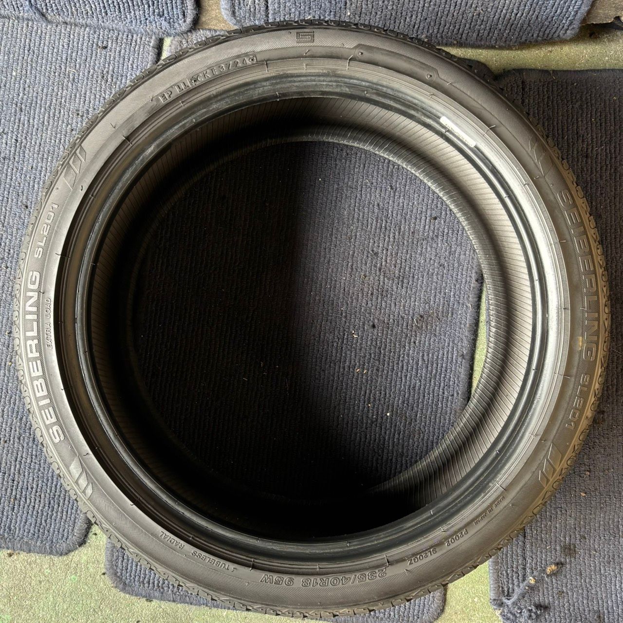 ☆送料無料☆【2024年製造】【溝8分山】BRIDGESTONE SEIBERLING SL201 1本 235/40R18 ASP3636 ☆送料無料☆【2024年製造】【溝8分山】BRIDGESTONE SEIBERLING SL201 1本 235/40R18 ASP3636