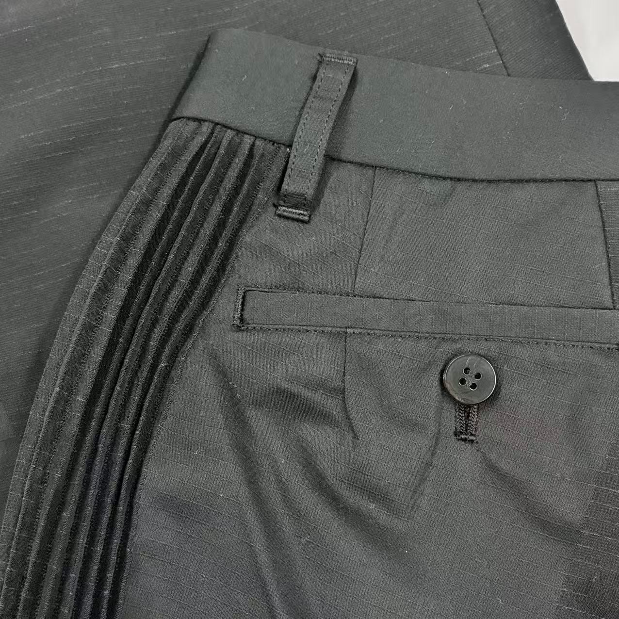 未使用品 ISSEY MIYAKE イッセイミヤケ パンツ 毛混 ブラック サイズ3