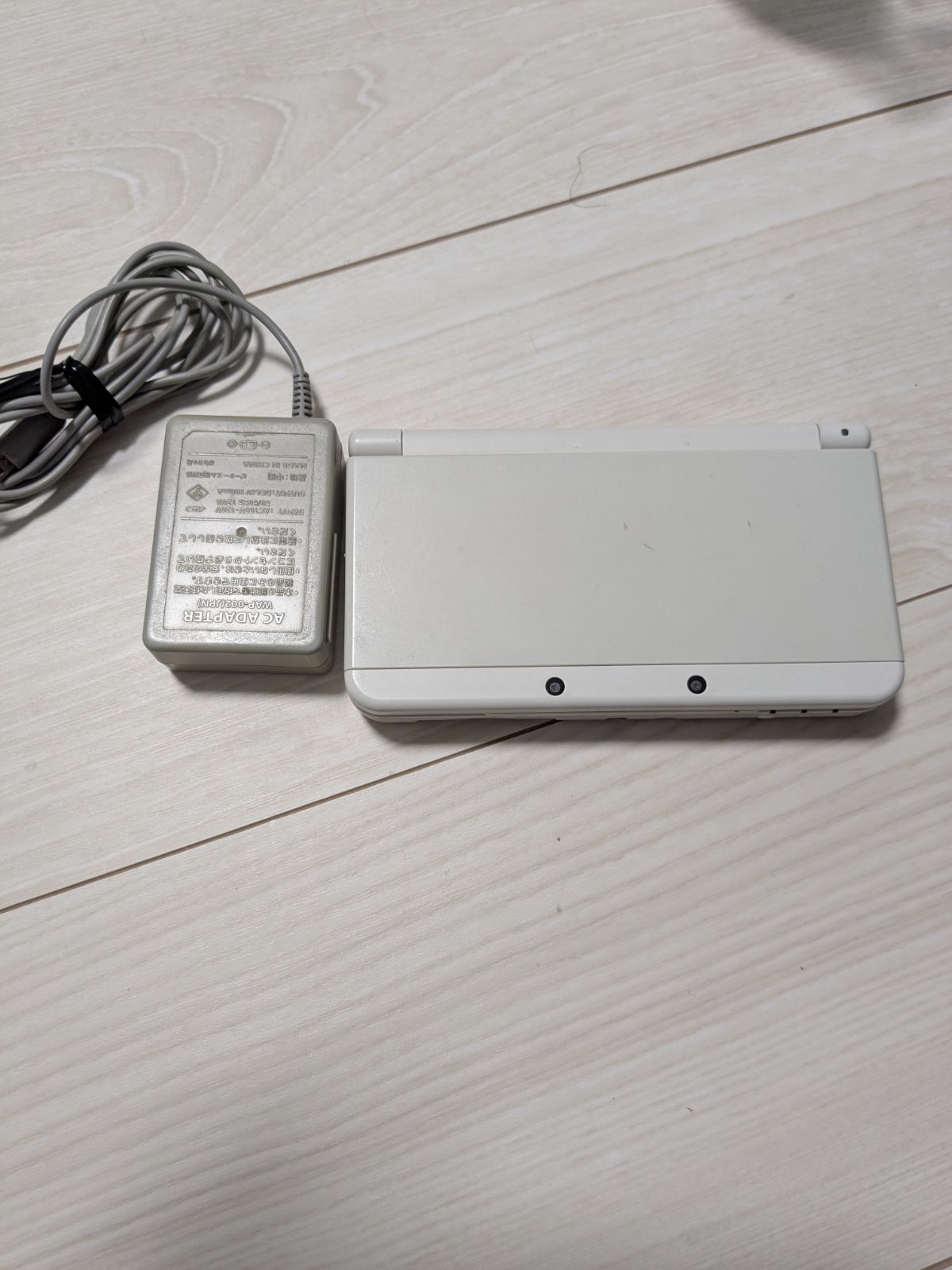 Newニンテンドー3DS 本体 ホワイト 充電器付き 動作確認済み 20,805円
