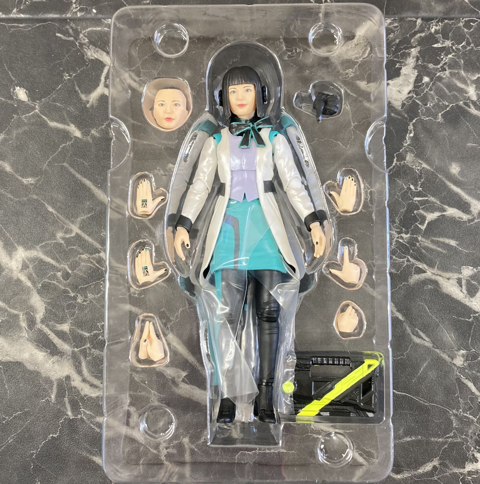 29.【店舗併売品】 S.H.Figuarts 仮面ライダーゼロワン イズ 魂ウェブ 
