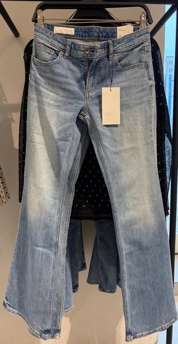 ZARA（ザラ） JEANS TRF BOOTCUT ローライズ