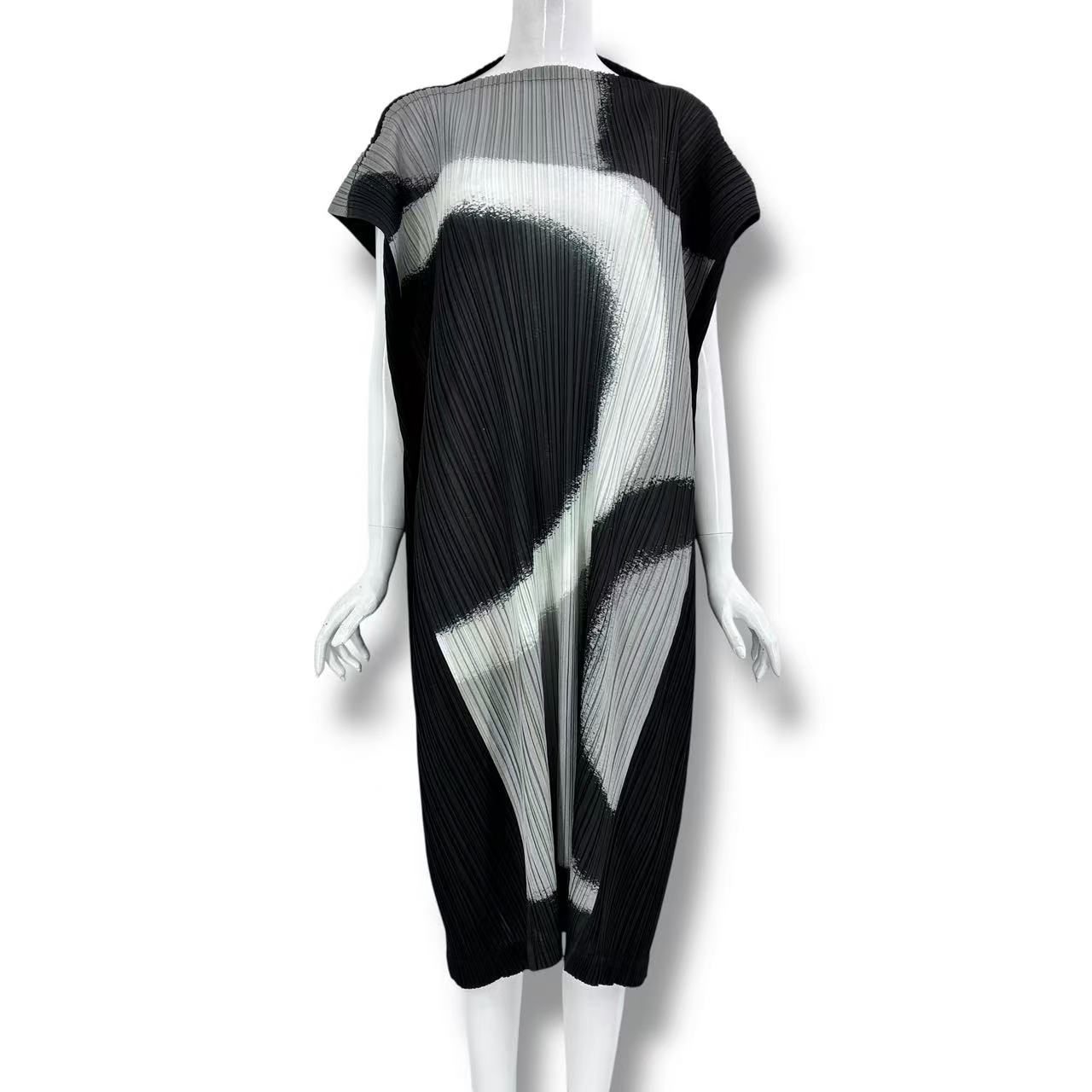 極美品 ISSEY MIYAKE イッセイミヤケ PLEATS PLEASE プリーツプリーズ ワンピース 総柄 ブラック x ホワイト サイズ3