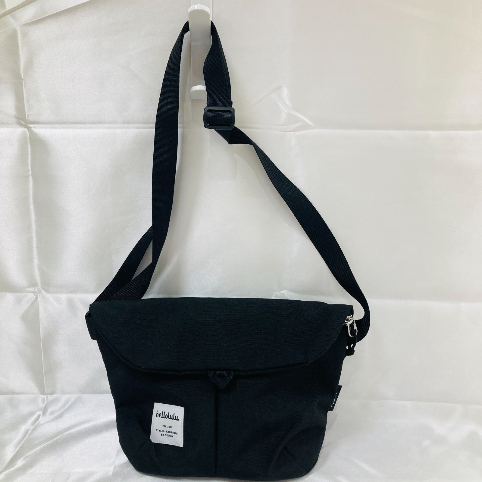A【中古品】ハロルル hellolulu 撥水ショルダーバッグ ブラック 黒 