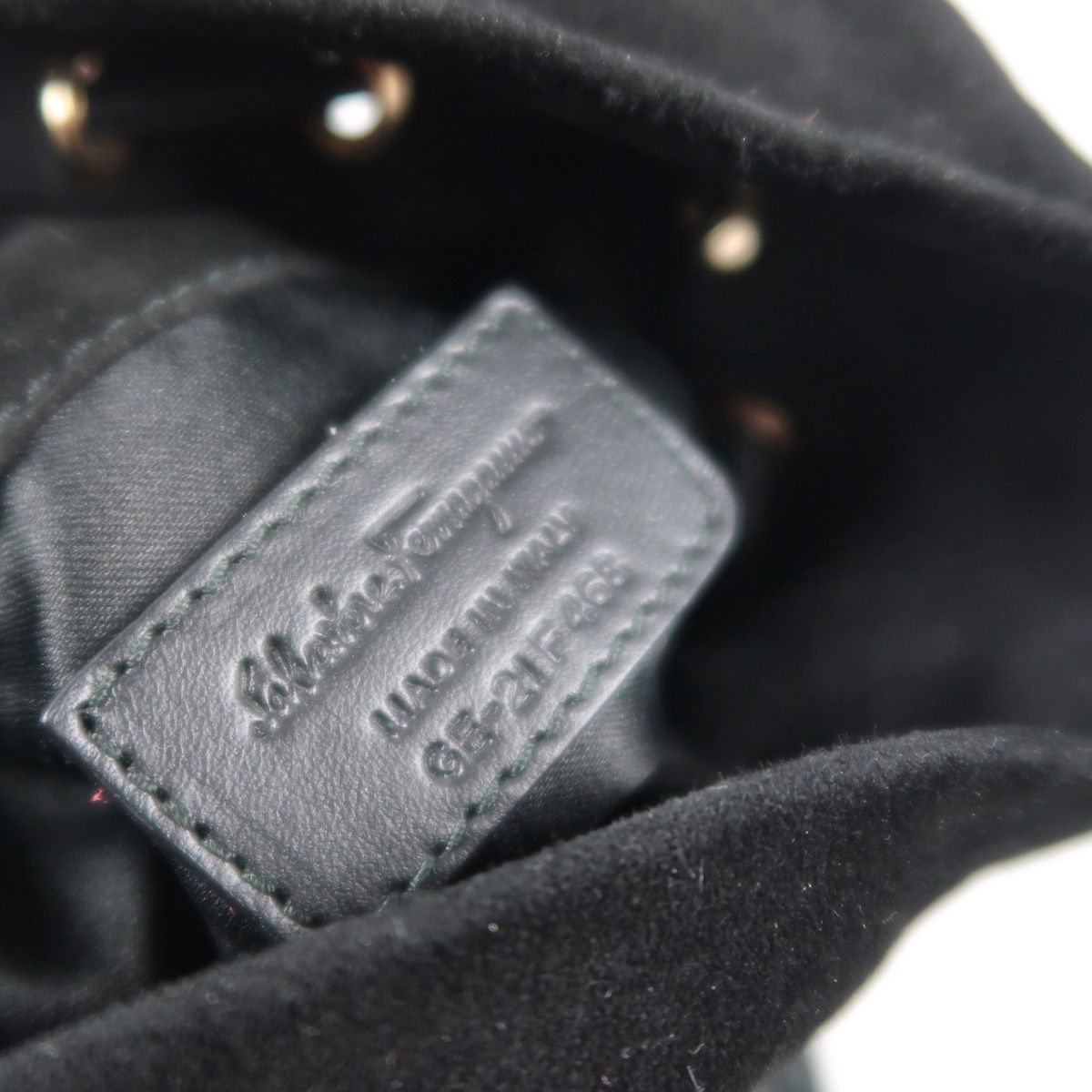 美品】Ferragamo フェラガモ スエード チェーンショルダーバッグ 