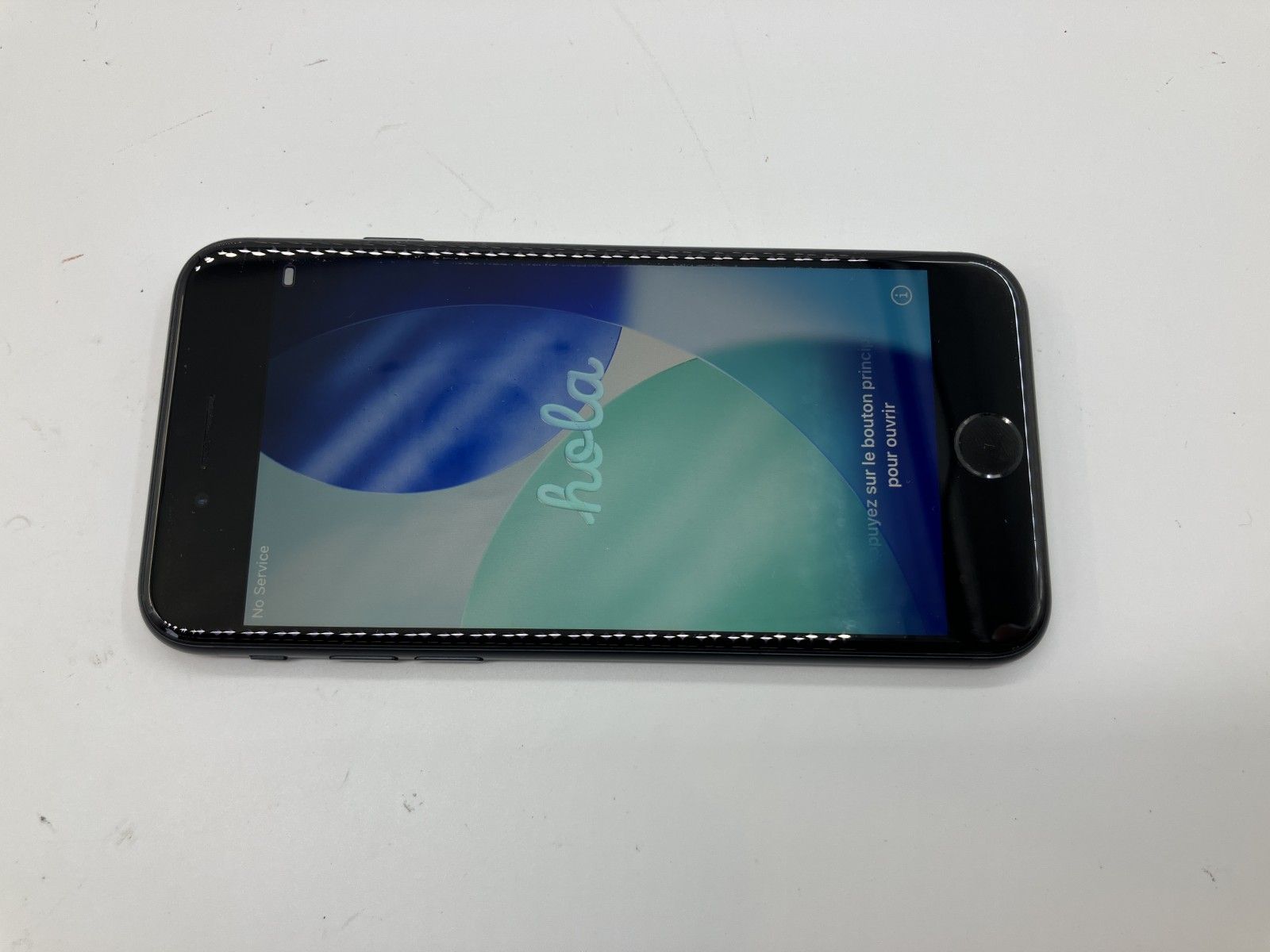 iPhone SE3 64GB ブラック docomo 中古 - メルカリ