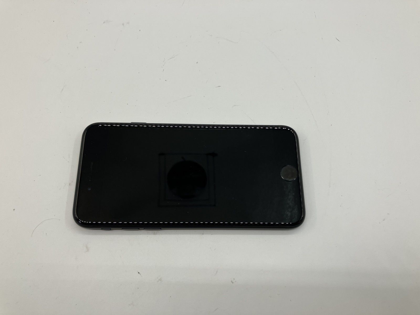 iPhone SE3 64GB ブラック docomo 中古 - メルカリ