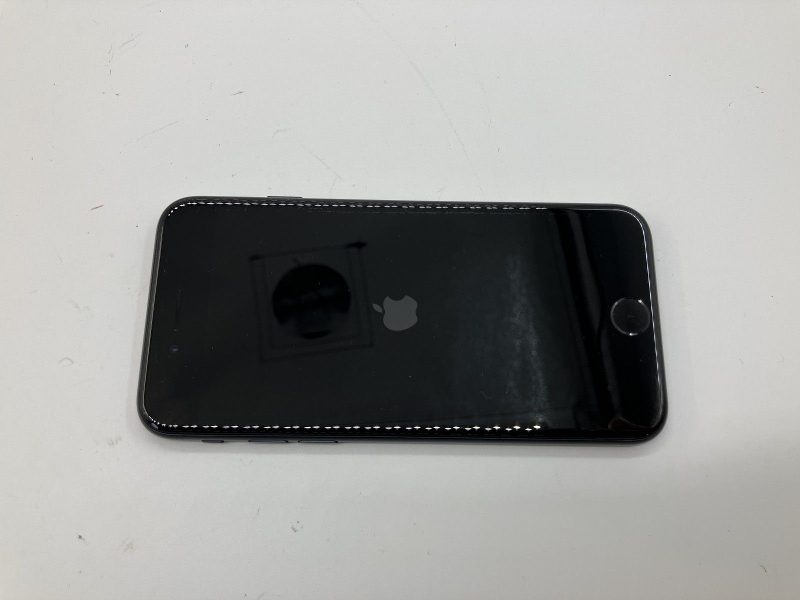 iPhone SE3 64GB ブラック docomo 中古 - メルカリ