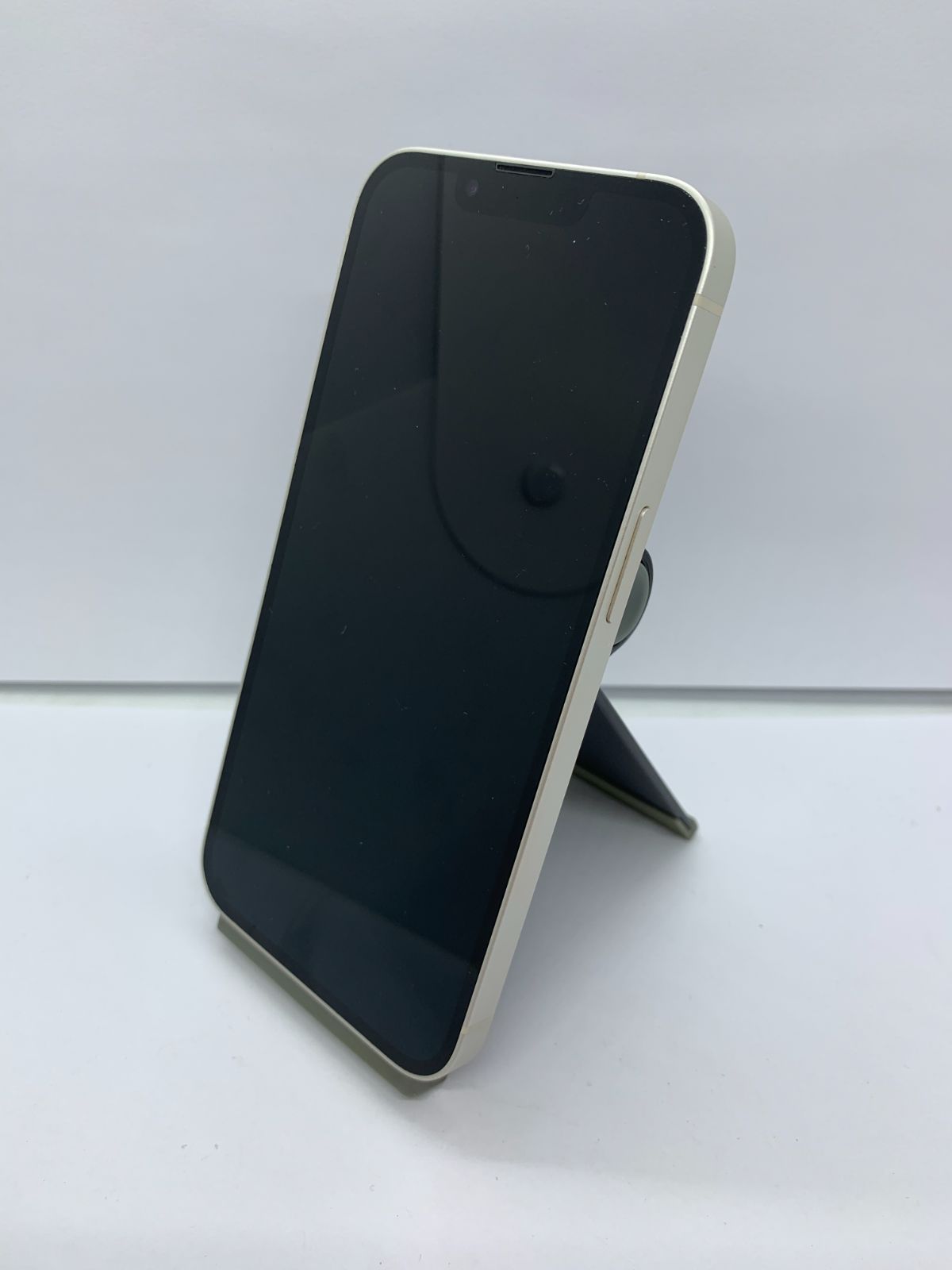 iPhone 13 128GB スターライト(中古・フレーム/画面キズ有) - メルカリ