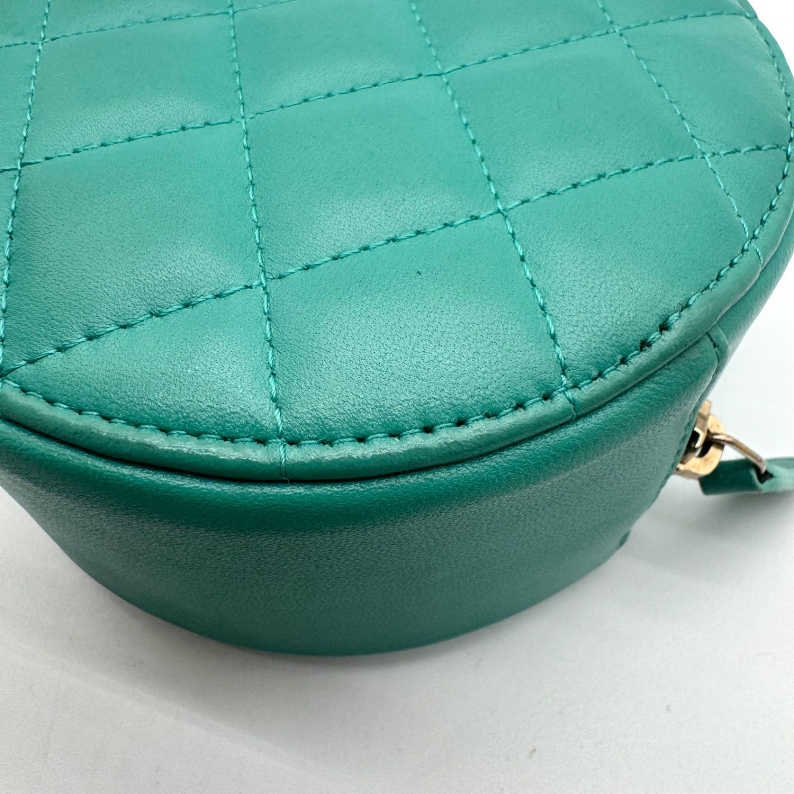 未使用級✨CHANEL シャネル ショルダーバッグ ラウンド マトラッセ 