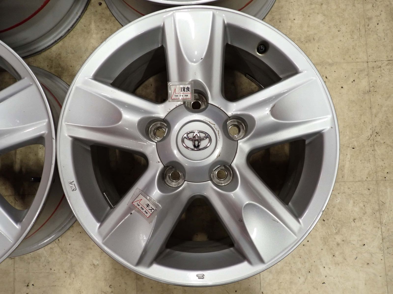 4本SET 会社宛送料無料 18×8J トヨタ ランドクルーザー 200 純正