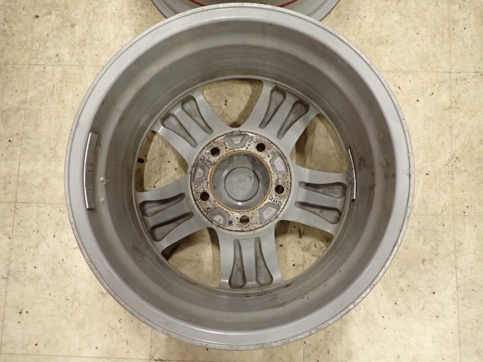 4本SET 会社宛送料無料 18×8J トヨタ ランドクルーザー 200 純正 シルバー アルミ 5穴 PCD 150mm +60 ハブ径110mm 店頭交換OK！ NO,I3918