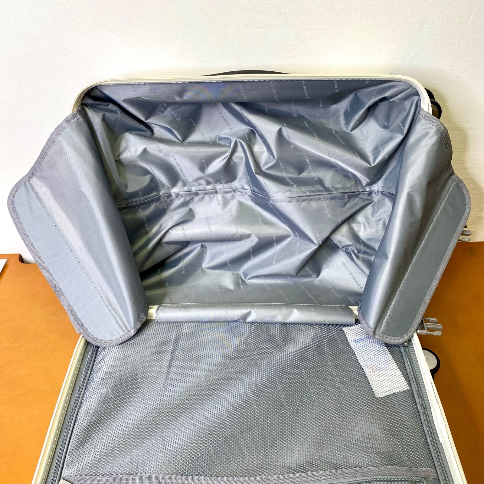 スイスミリタリー スーツケース 20インチ 38.5L 機内持ち込みサイズ SM