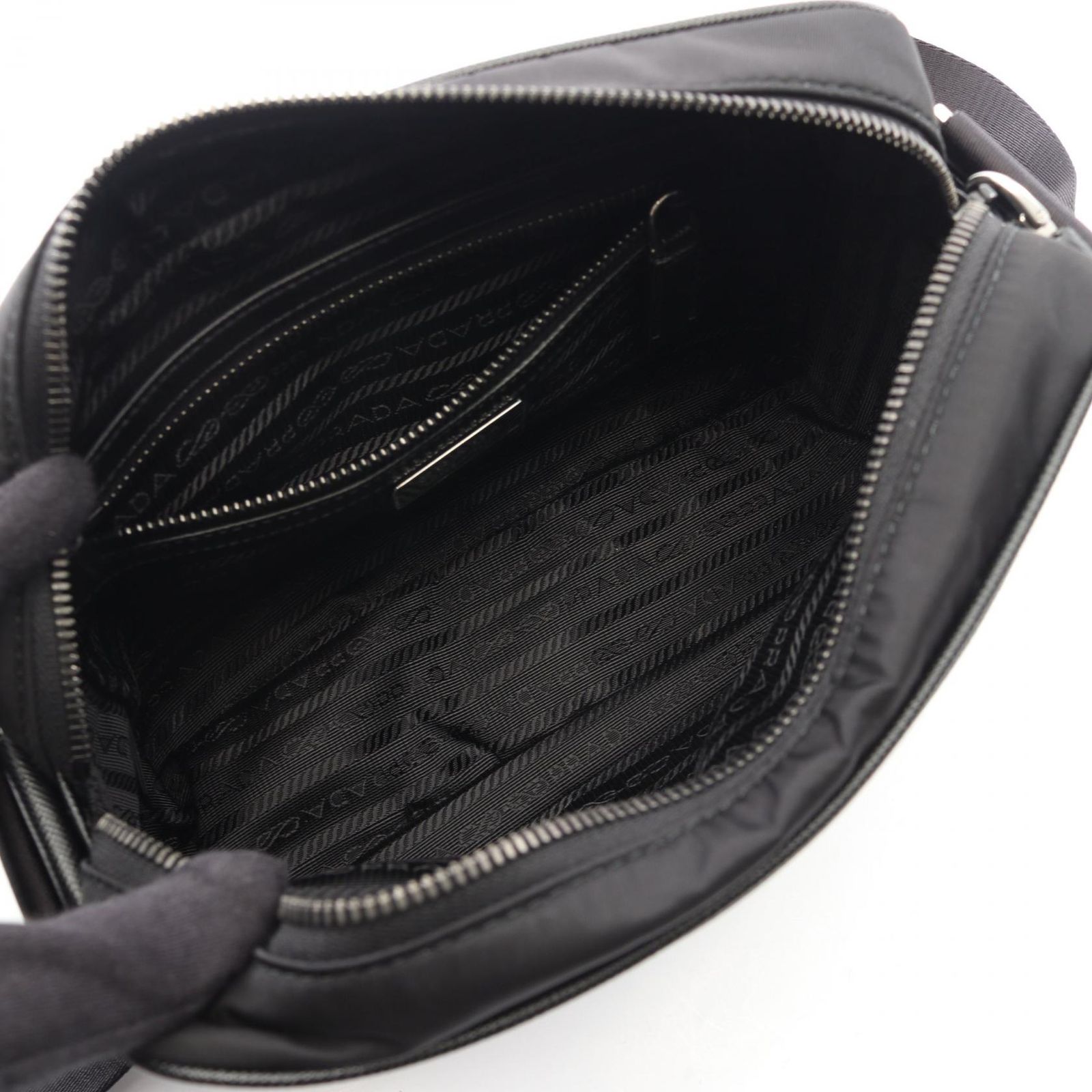 プラダ PRADA ショルダーバッグ RE-NYLON TESSUTO+SAFFIANO 2VH0482DMHF0002 ブラック ナイロン サフィアーノレザー Re-Nylon xサフィアーノレザー ショルダーバッグ ユニセックス