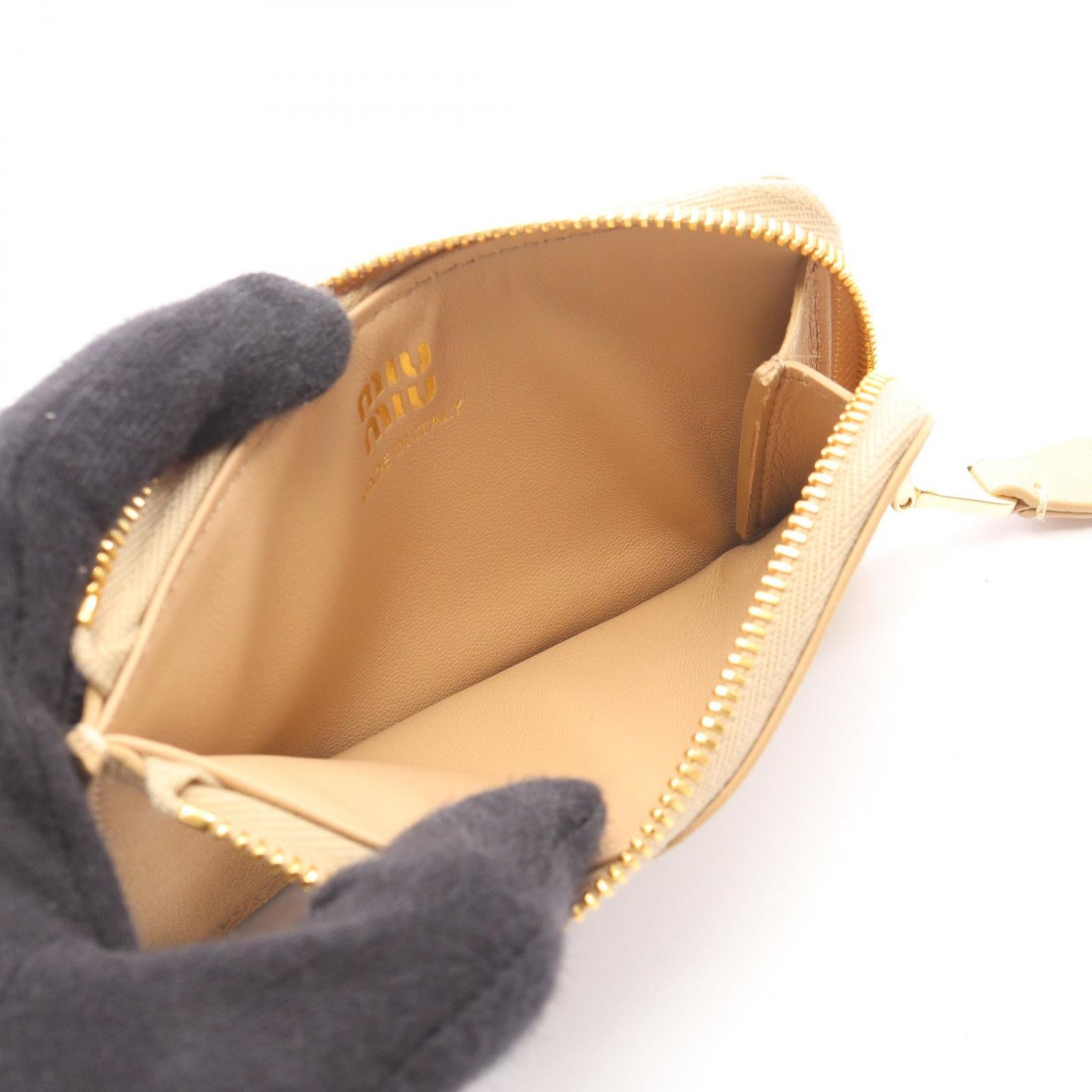 ミュウ ミュウ Miu Miu コインケース NAPPA AVIATOR 5MB066AEFXF0065 ベージュ レザー コインケース レディース 新品 ミュウ ミュウ Miu Miu コインケース NAPPA AVIATOR 5MB066AEFXF0065 ベージュ レザー コインケース レディース 新品